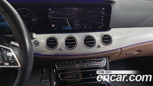 Mercedes-Benz E-Class 2021 — photo 14