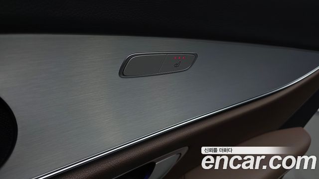 Mercedes-Benz E-Class 2021 — photo 16