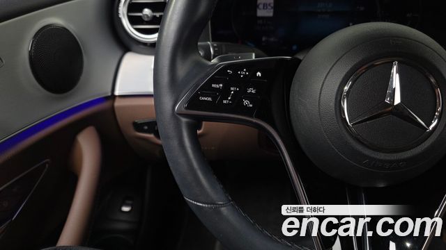 Mercedes-Benz E-Class 2021 — photo 17
