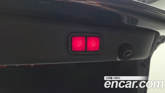 Mercedes-Benz E-Class 2021 — photo 20