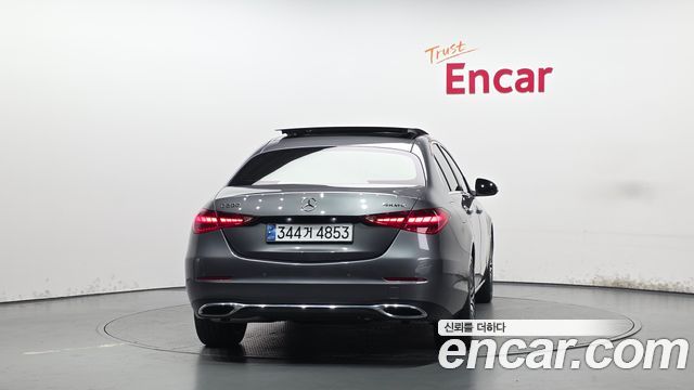 Mercedes-Benz C-Class 2022 — photo 4