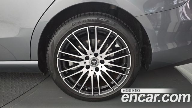Mercedes-Benz C-Class 2022 — photo 7