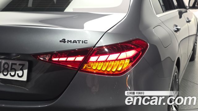 Mercedes-Benz C-Class 2022 — photo 9