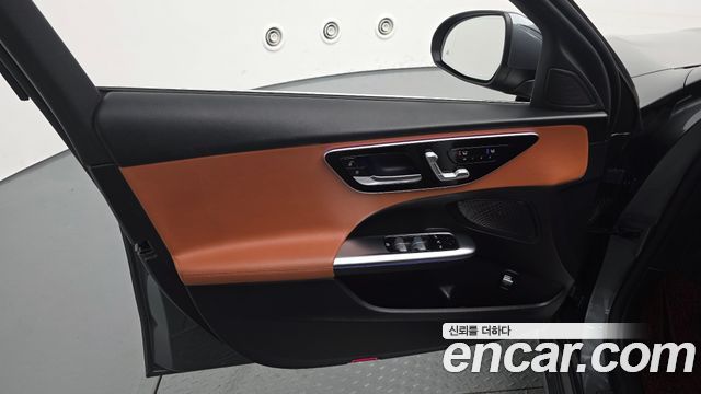 Mercedes-Benz C-Class 2022 — photo 14