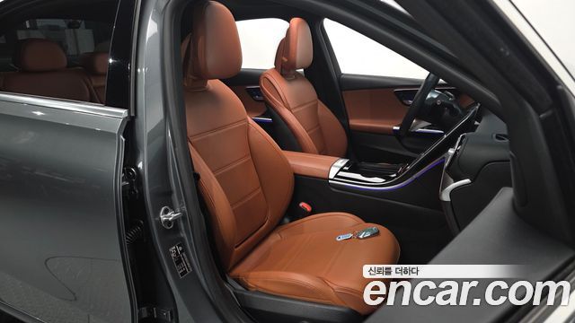 Mercedes-Benz C-Class 2022 — photo 16