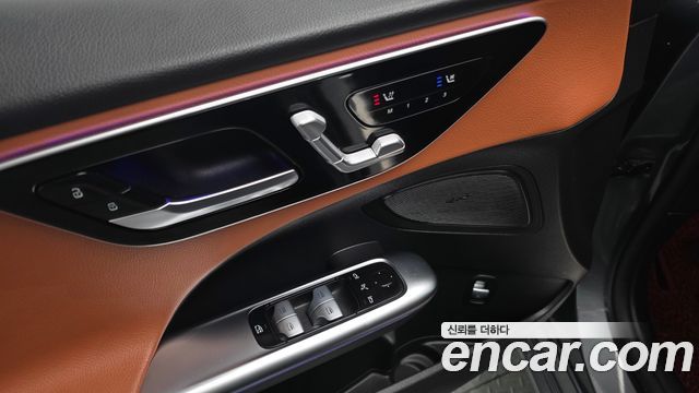 Mercedes-Benz C-Class 2022 — photo 28