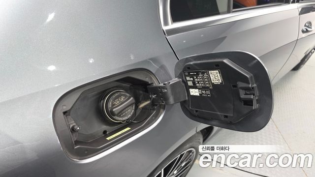 Mercedes-Benz C-Class 2022 — photo 34
