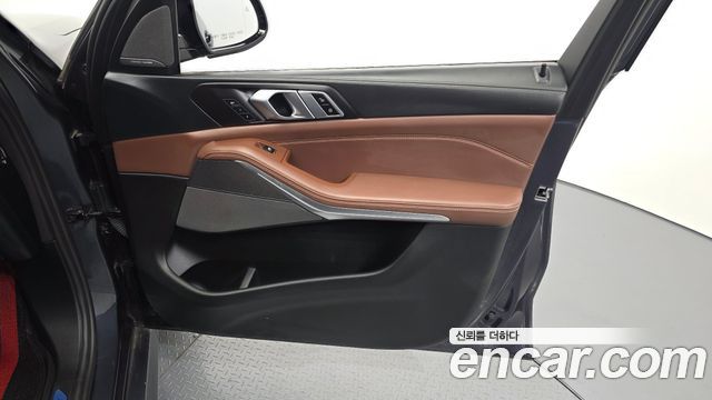 BMW X5 2021 — photo 14