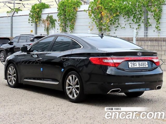 Hyundai Grandeur 2015 — photo 3