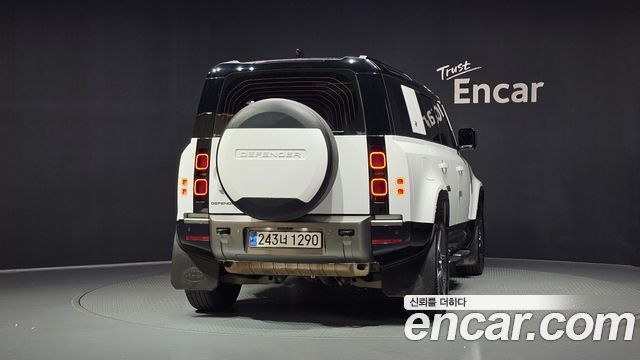 Land Rover Defender 2024 — photo 4