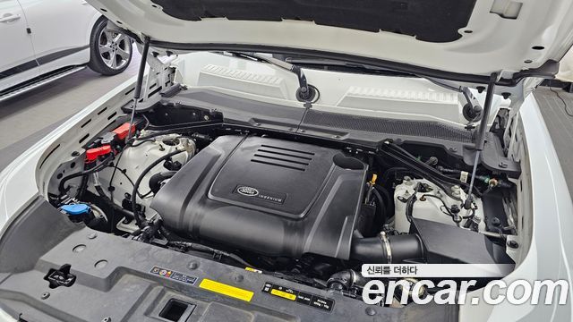 Land Rover Defender 2024 — photo 6