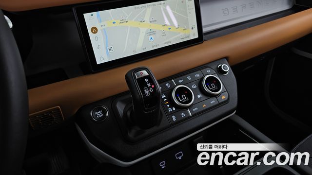 Land Rover Defender 2024 — photo 12