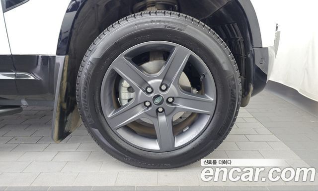 Land Rover Defender 2024 — photo 7