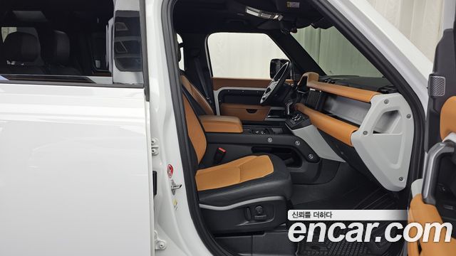Land Rover Defender 2024 — photo 16