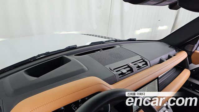 Land Rover Defender 2024 — photo 37