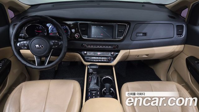 Kia Canival 2019 — photo 10
