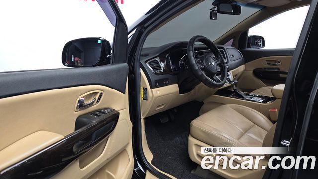 Kia Canival 2019 — photo 13