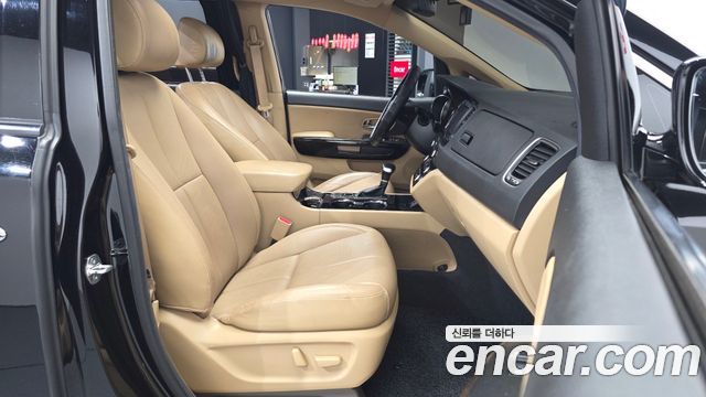 Kia Canival 2019 — photo 17