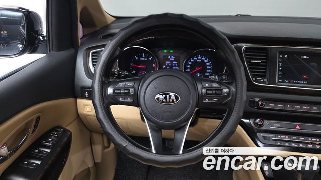 Kia Canival 2019 — photo 20