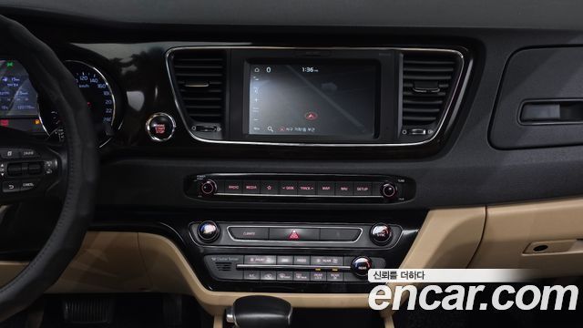 Kia Canival 2019 — photo 21