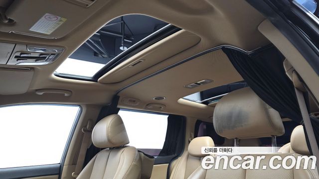 Kia Canival 2019 — photo 23