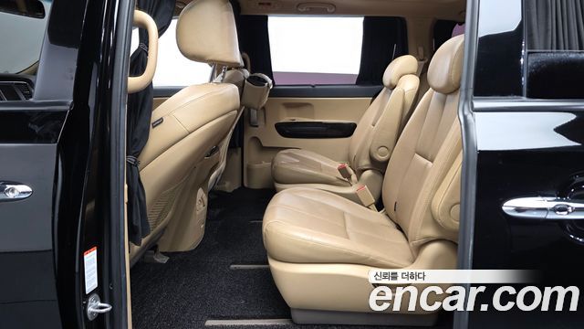 Kia Canival 2019 — photo 16