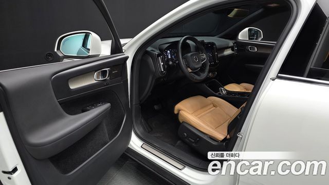 Volvo XC40 2020 — photo 13