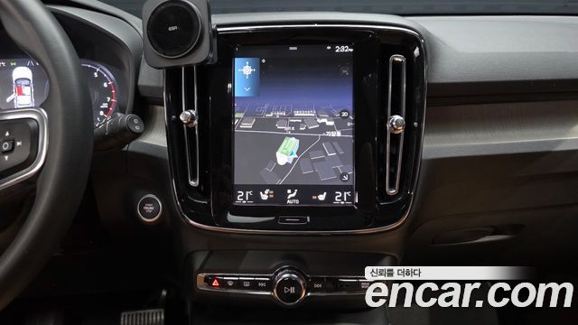 Volvo XC40 2020 — photo 20