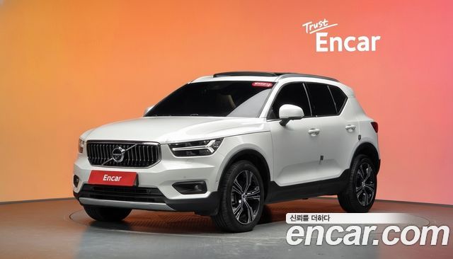 Volvo XC40 2020 — photo 1