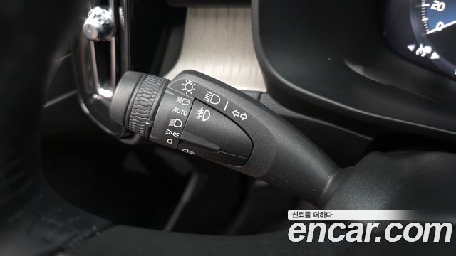 Volvo XC40 2020 — photo 30