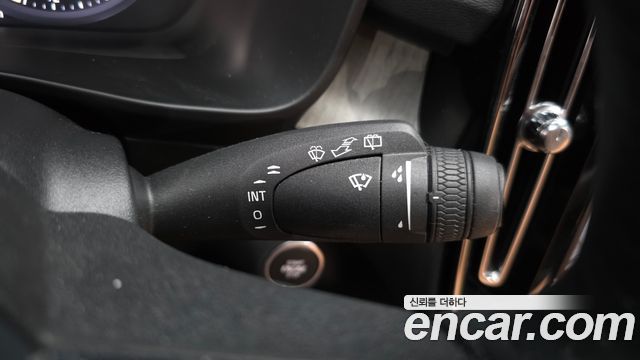 Volvo XC40 2020 — photo 32
