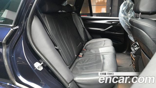 BMW X5 2018 — photo 17