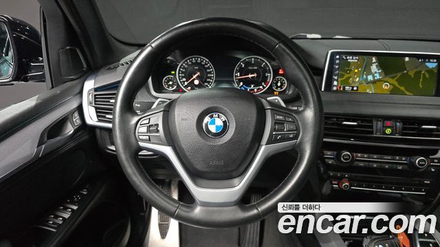 BMW X5 2018 — photo 19