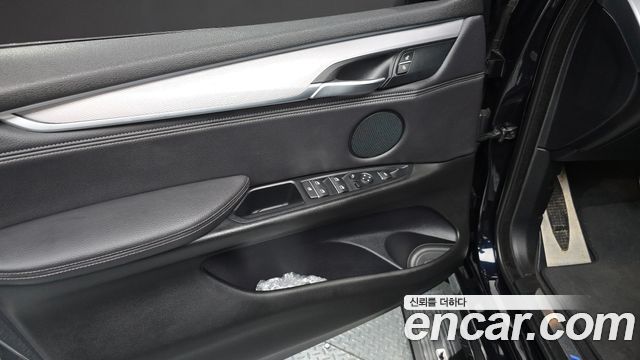 BMW X5 2018 — photo 14