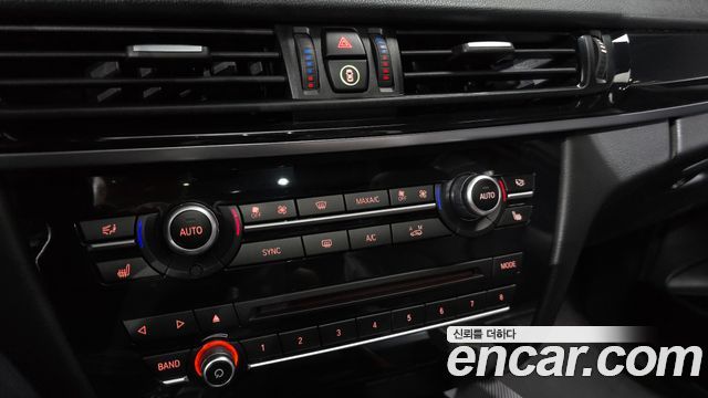 BMW X5 2018 — photo 29