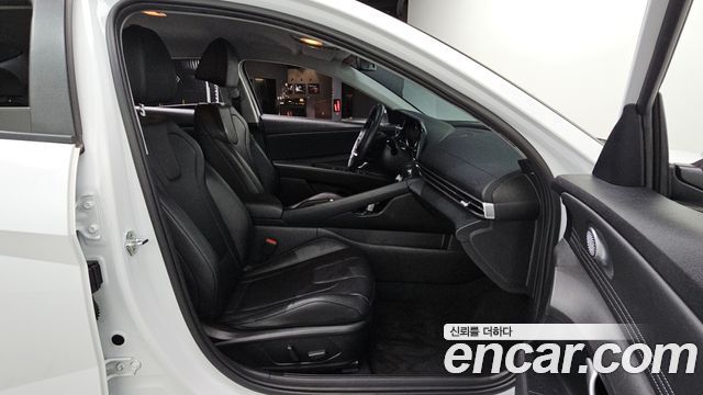 Hyundai AVANTE 2023 — photo 12