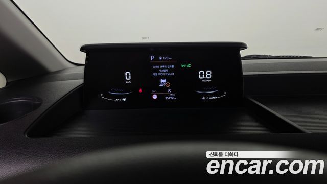 Hyundai Staria 2023 — photo 8