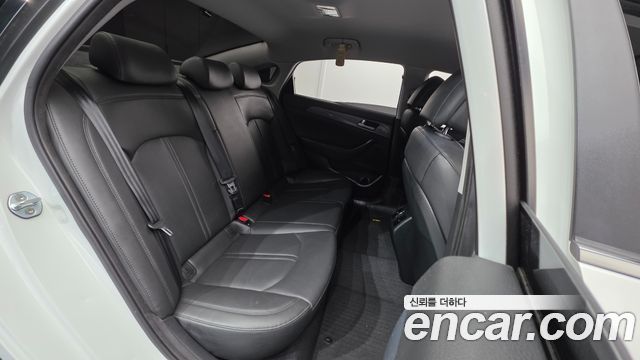 Hyundai Sonata 2017 — photo 19