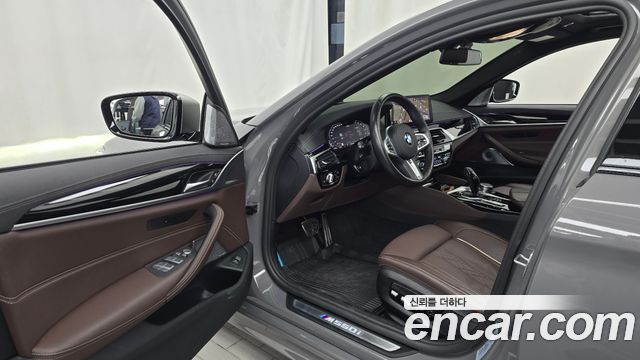 BMW 5-Series 2021 — photo 13