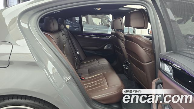 BMW 5-Series 2021 — photo 17