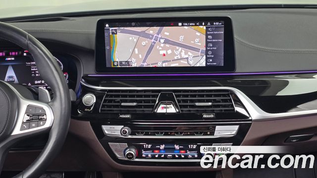 BMW 5-Series 2021 — photo 18