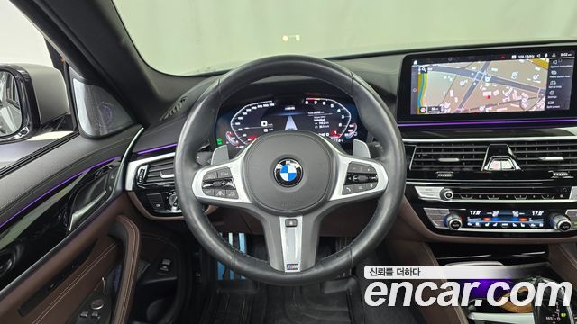 BMW 5-Series 2021 — photo 19