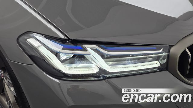 BMW 5-Series 2021 — photo 8