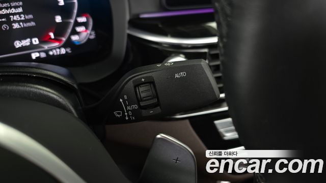 BMW 5-Series 2021 — photo 28