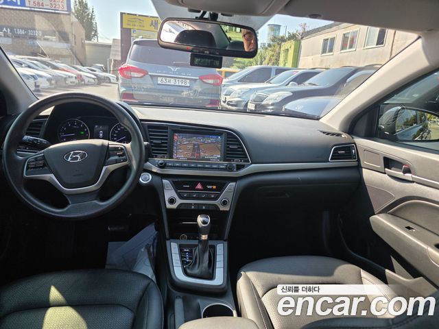 Hyundai AVANTE 2017 — photo 7