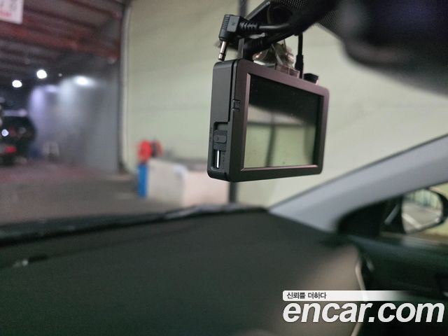 Hyundai AVANTE 2017 — photo 17