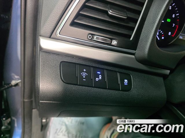 Hyundai AVANTE 2017 — photo 20
