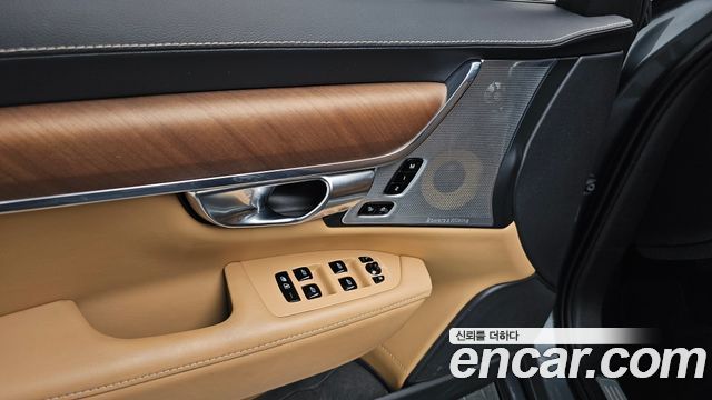 Volvo S90 2018 — photo 36