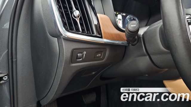 Volvo S90 2018 — photo 38