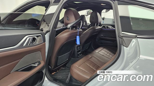 BMW 4-Series 2022 — photo 17